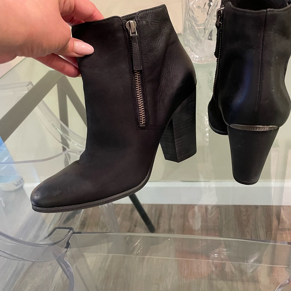 ⚜️ Michael Kors Black Leather Ankle Boots - Size 8 ⚜️